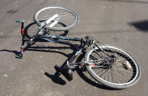 ДТП у Житомирі: водій Mercedes збив літню велосипедистку