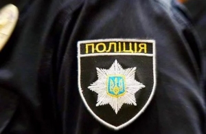 Посеред села в Житомирській області знайшли тіло жінки: поліція розслідує вбивство