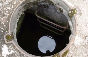 На Житомирщині зник чоловік. На наступний день його тіло знайшли в каналізаційному колодязі