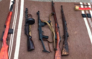 У Житомирі затримали банду, яка ремонтувала і продавала зброю. ФОТО