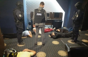 Поліція вдруге за тиждень «накрила» в Житомирі незаконний гральний зал. ФОТО