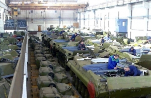 Житомирський завод викрили в закупівлі неякісних матеріалів для ремонту бойових машин
