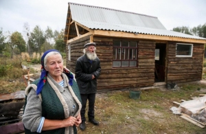«Повинні проскочити зиму». Пів року тому на Житомирщині згоріло декілька сіл, а люди досі не мають житла