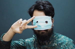 Українців хочуть штрафувати за неправильно одягнену захисну маску