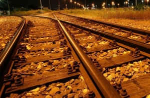 Пасажирський поїзд на Житомирщині збив чоловіка, який переходив колії