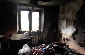 У Житомирі вогнеборці врятували квартиру від повного знищення. ФОТО