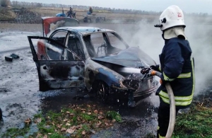 Страшна ДТП у Житомирській області: Lanos протаранив КамАЗ і загорівся. ФОТО