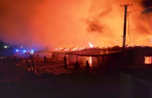 У Житомирській області 4 години гасили масштабну пожежу на підприємстві. ФОТО