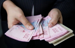 «Премія» в розмірі 280 тис. грн: у Житомирі чиновник нараховував собі зайву зарплату