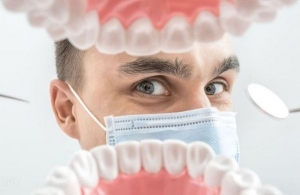 У Житомирі працівник стоматологічної клініки намагався вбити свою начальницю
