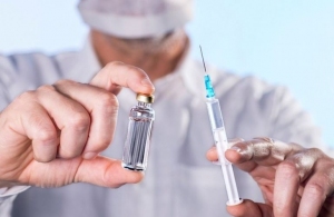 Вакцинація від коронавірусу пройде в 3 етапи: хто першим в Україні отримає щеплення