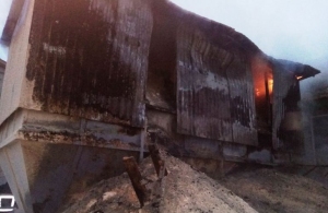 Рятувальники декілька годин гасили пожежу на підприємстві під Житомиром