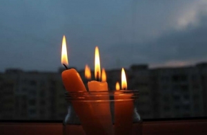 У Житомирі аварійне відключення електроенергії: сотня будинків без опалення і світла