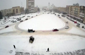 Вулиці Житомира засипані снігом: тим часом мерія звітує про роботу в «посиленому режимі»