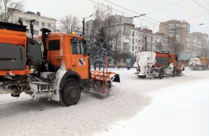 «Проблема в людях і техніці»: в міськраді провели термінову нараду з питань прибирання снігу