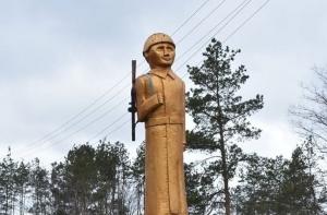 Схожий на Путіна: на Житомирщині пам'ятник загиблим солдатам порівняли з російським президентом