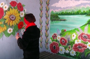 Художниця перетворила зупинки на Житомирщині у витвори мистецтва. ВІДЕО