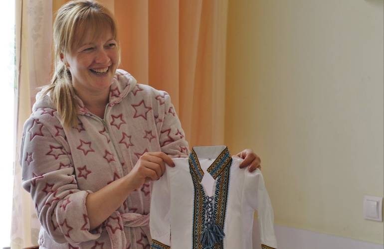 В Житомире новорожденных малышей поздравили с Днем вышиванки. ФОТО