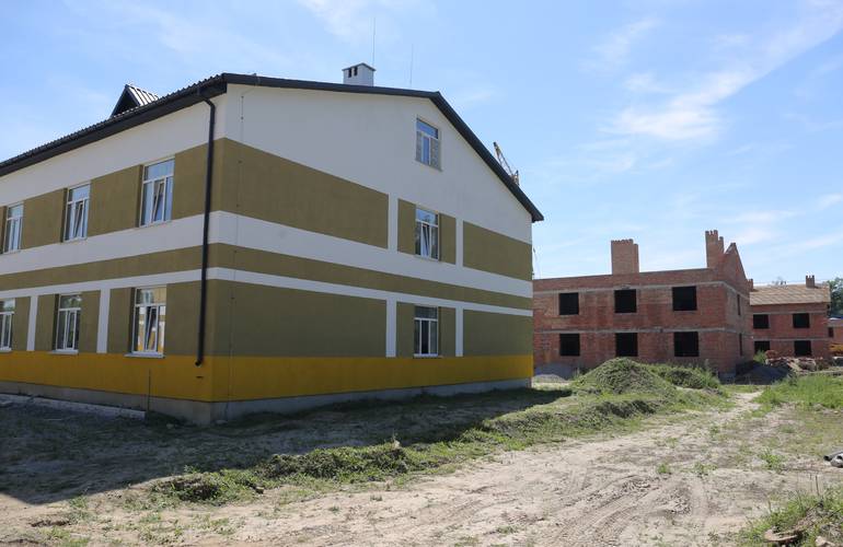 При строительстве казарм на Житомирщине разворовали миллионы гривен – Офис генпрокурора