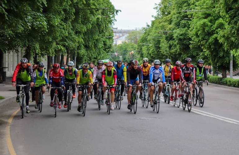 Велодень-2021 собрал в Житомире 2 тысячи велосипедистов: фоторепортаж