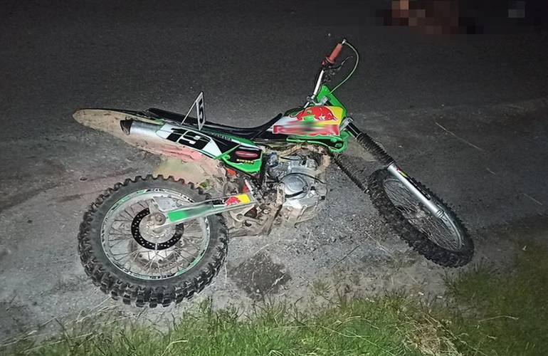 Ночью в пригороде Житомира разбился мотоциклист: он погиб на месте ДТП