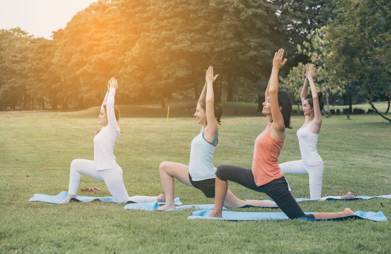 Каждую субботу в житомирском парке будут проводить бесплатные занятия по йоге