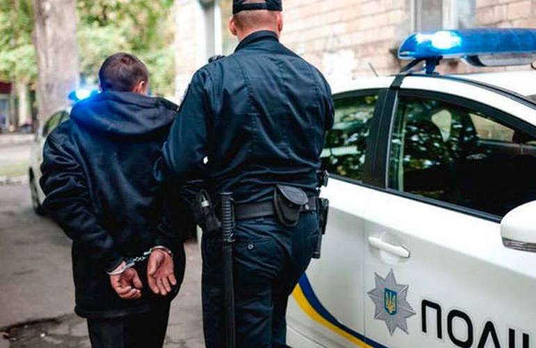 Житомирская прокуратура заявила, что полиция нарушает права граждан при задержании: расследованием займется ГБР