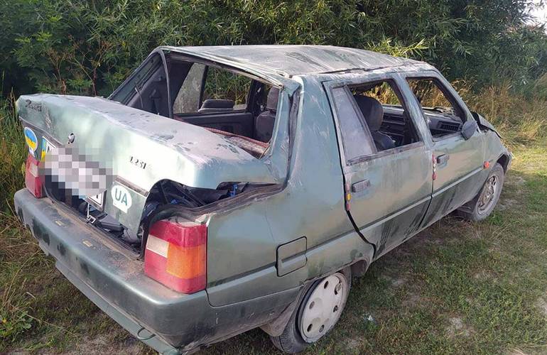 В Житомирской области 14-летний подросток за рулем автомобиля попал в ДТП. ФОТО