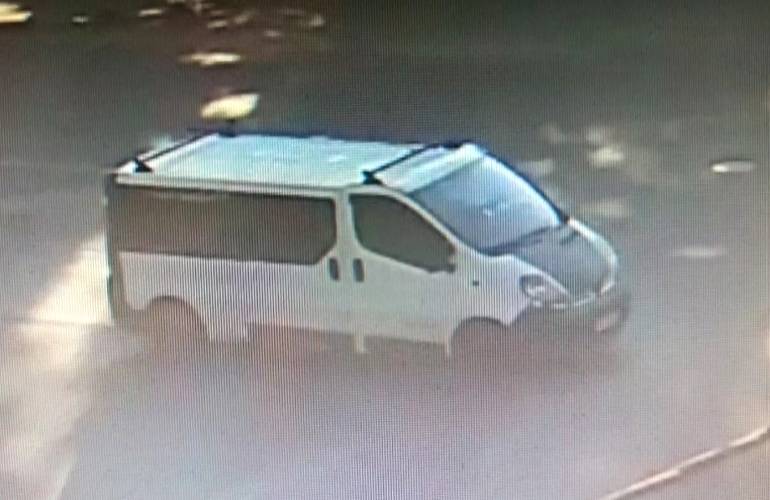Уехал с места ДТП: полиция разыскивает в Житомире автомобиль Renault. ВИДЕО