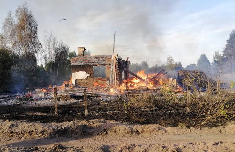 На севере Житомирской области едва не сгорело целое село