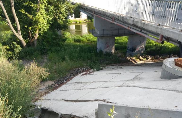 Отремонтированный за 20 миллионов мост снова требует ремонта. ФОТО