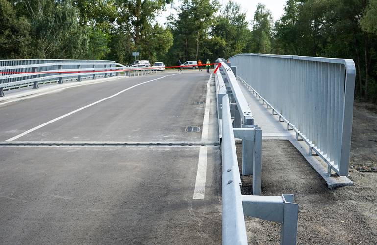 После реконструкции открыли мост, соединяющий Житомирский и Коростенский районы. ФОТО