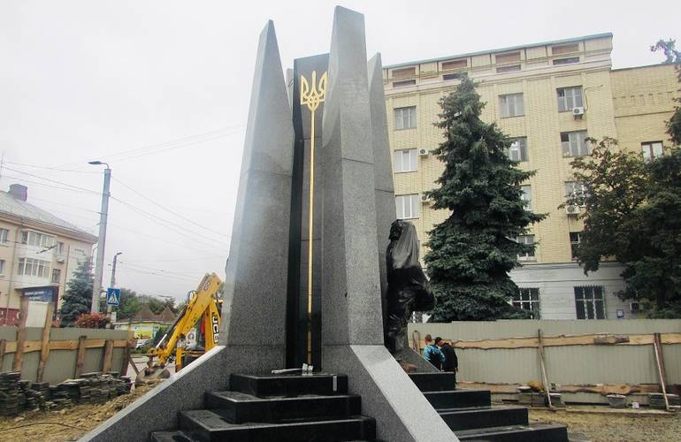 Стала известна дата открытия в Житомире памятника Защитникам Украины