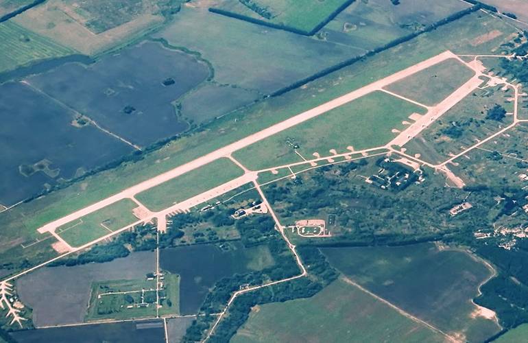 На аэродроме Озерное за 3 года отремонтируют взлетно-посадочную полосу