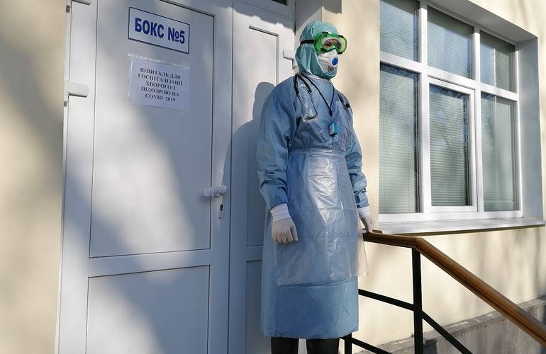 В житомирских больницах полторы сотни больных коронавирусом: только четверо из них вакцинированы