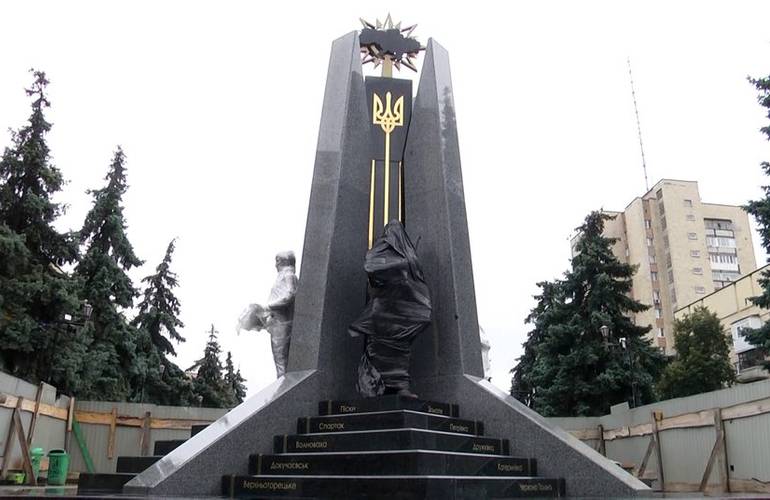 Памятник защитникам Украины подорожал на полтора миллиона гривен