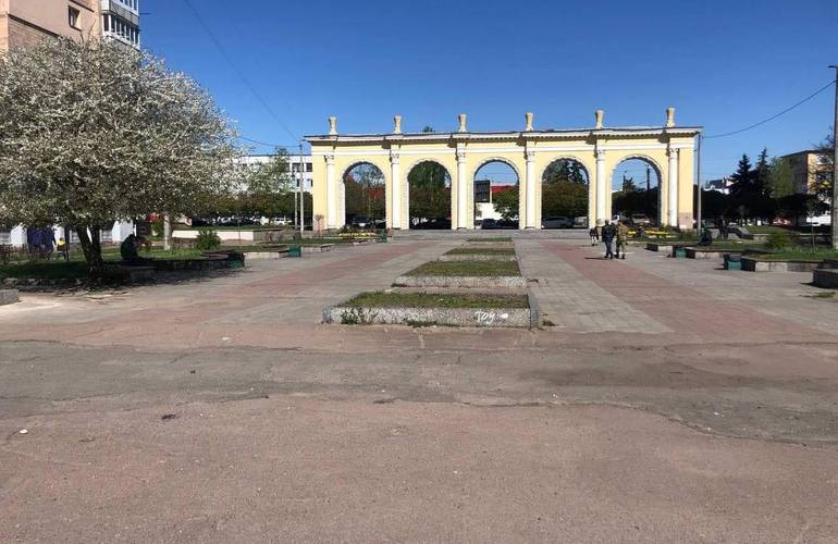 В Житомире проведут реконструкцию площади Художественные ворота