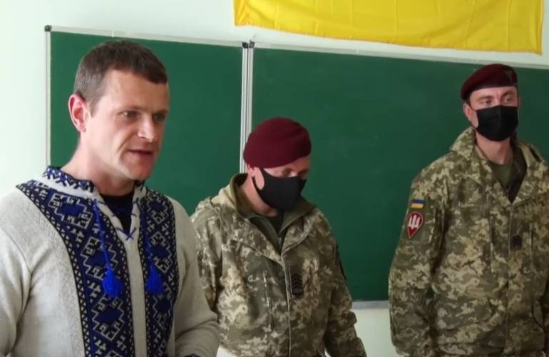 Пропаганда т.н. «ДНР» уверяет, что житомирских школьников готовят к отправке на фронт. ВИДЕО