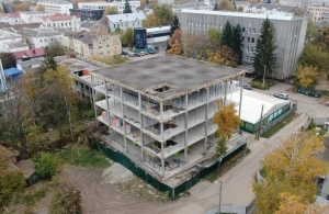 Реконструкція по-житомирськи: на місці приватного будинку «виріс» комерційний об'єкт. ФОТО