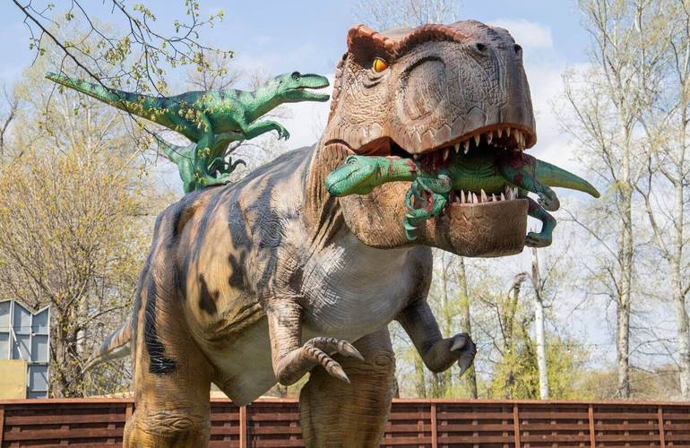 В житомирском парке поселятся 20 динозавров. ФОТО