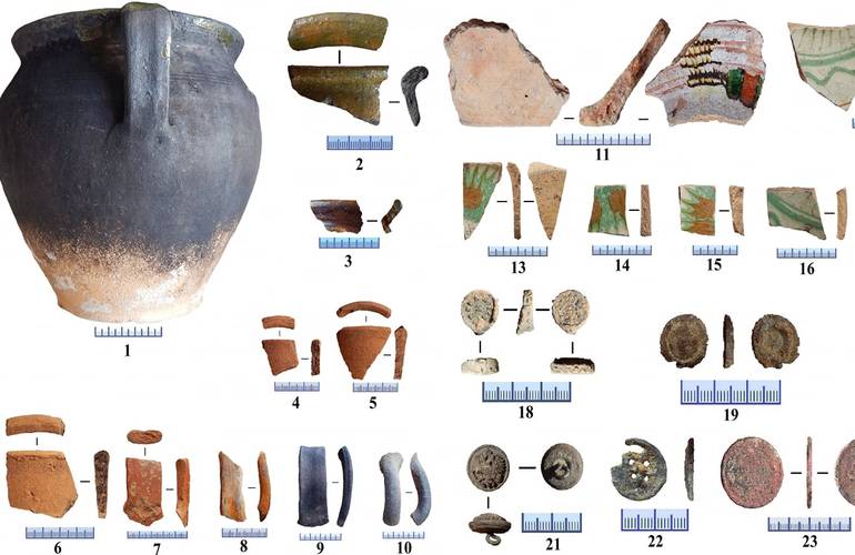Житомирскому музею передали артефакты, найденные на площади Соборной. ВИДЕО