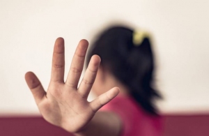Зґвалтував 10-річну сусідку: Житомирський суд оголосив вирок педофілу