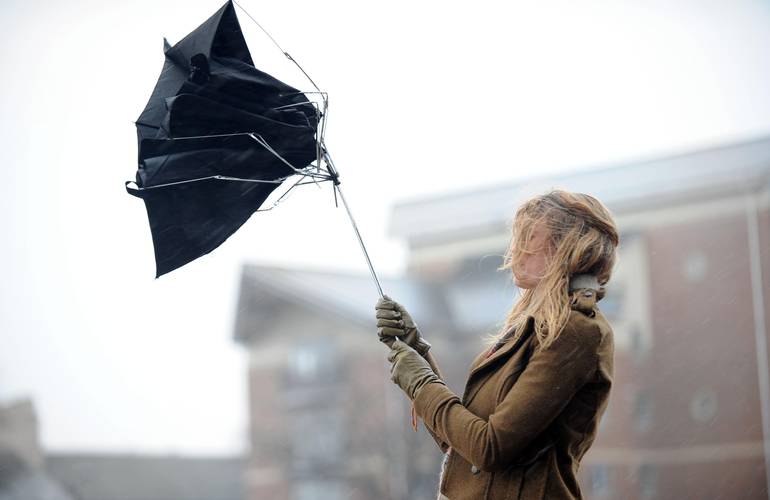 Житомирян предупреждают об ухудшении погоды: ожидают сильные порывы ветра