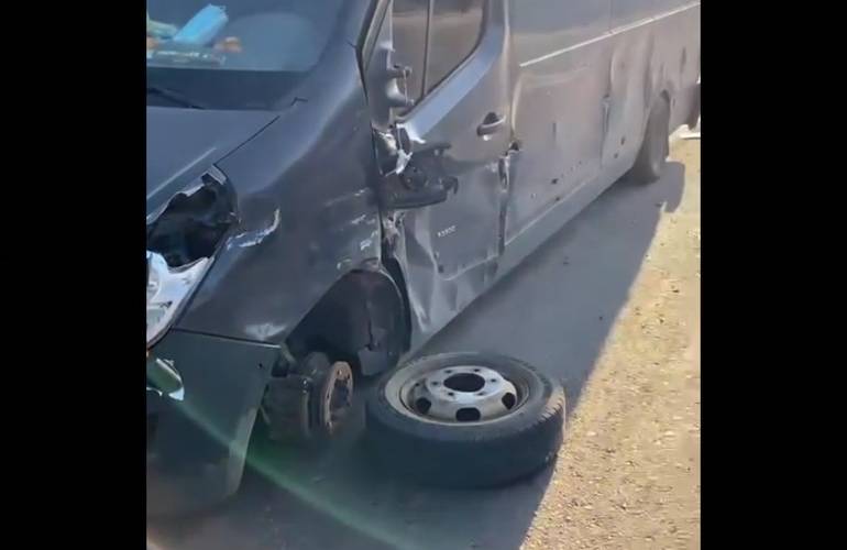 В Житомире водитель устроил аварию и скрылся: момент ДТП попал на камеры
