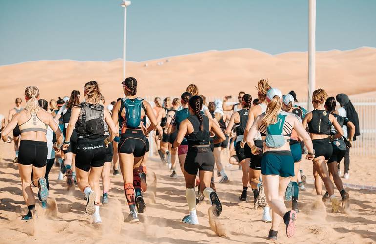 Житомирянка стала чемпионкой мира в забеге с препятствиями в пустыне ОАЭ