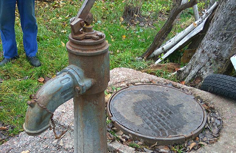 На улицах Житомира насчитали 137 рабочих водоразборных колонок: 35 из них демонтируют