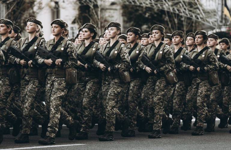 Женщины в Украине должны стать на воинский учет: приказ Минобороны