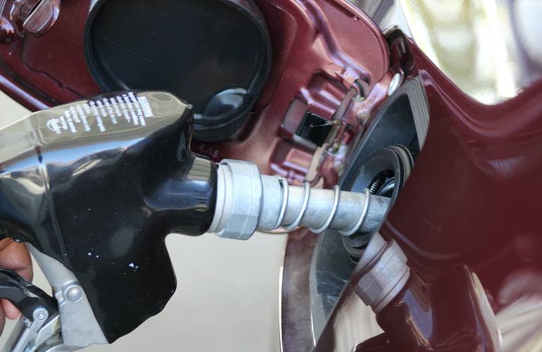 Житомирские коммунальщики купили бензина на 200 тыс. грн, но топливо так и не получили