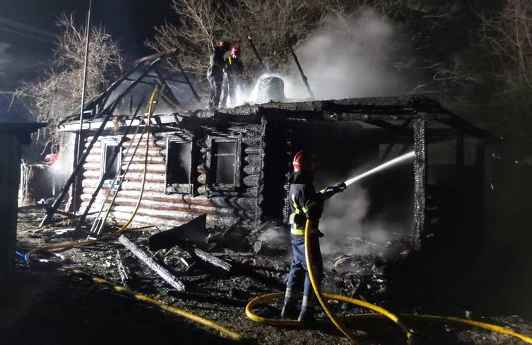 В Житомирской области на пожаре погибла женщина с семилетней дочерью