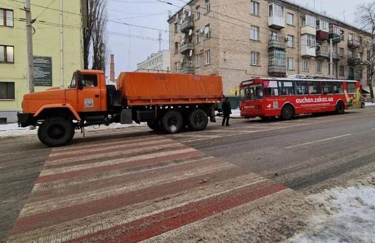 В Житомире из-за ДТП временно не курсируют троллейбусы на Корбутовку